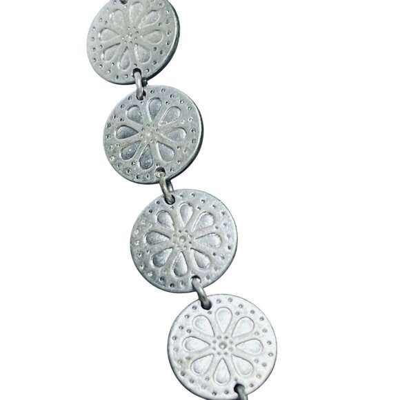 Nine West Vintage America Collection Silver Tone Flower Disks Necklace (5599) - Picture 2 of 5